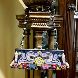 Elegance Evening handbag with Beautiful Embroidery